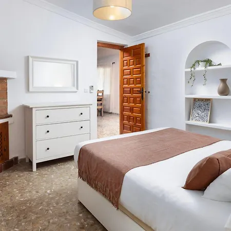 Villa With Pool, Bbq, Games & Fireplace Nerja
