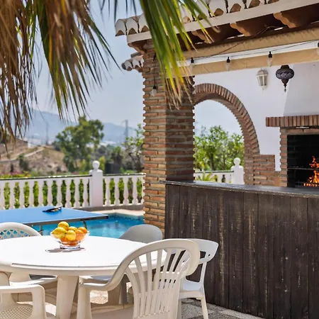 Villa With Pool, Bbq, Games & Fireplace *
