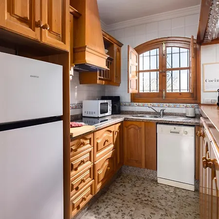 Villa With Pool, Bbq, Games & Fireplace Nerja